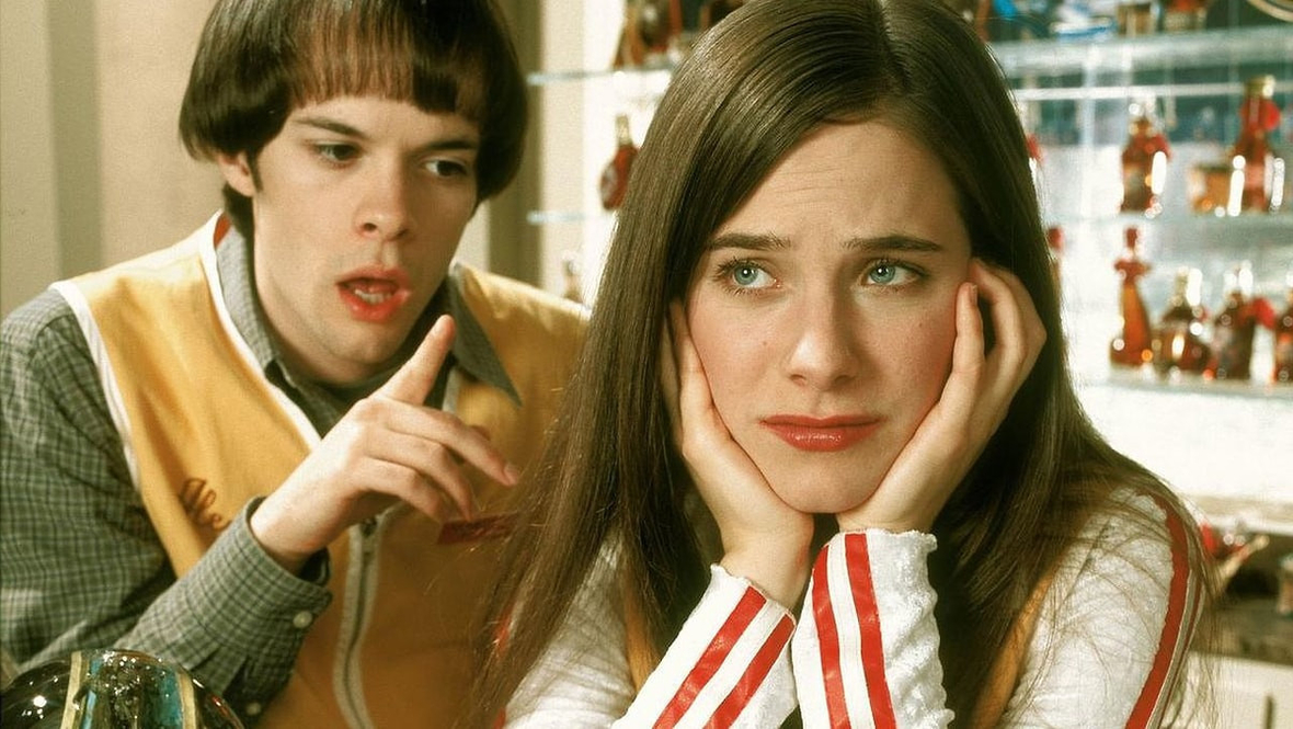 Кадр из сериала «Чудопад», реж. Тодд Холлэнд, Джеми Бэббит, Марита Грабяк и др., Netflix