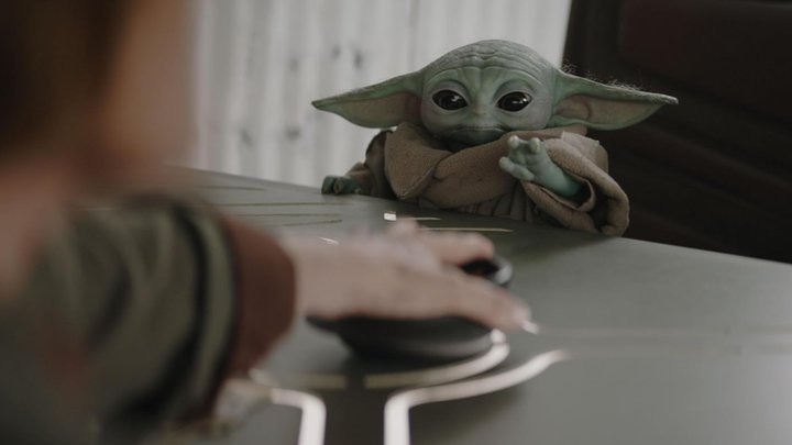 Кадр из фильма «Мандалорец и Грогу», реж. Джон Фавро, Lucasfilm, Golem Creations, Ian Bryce Productions