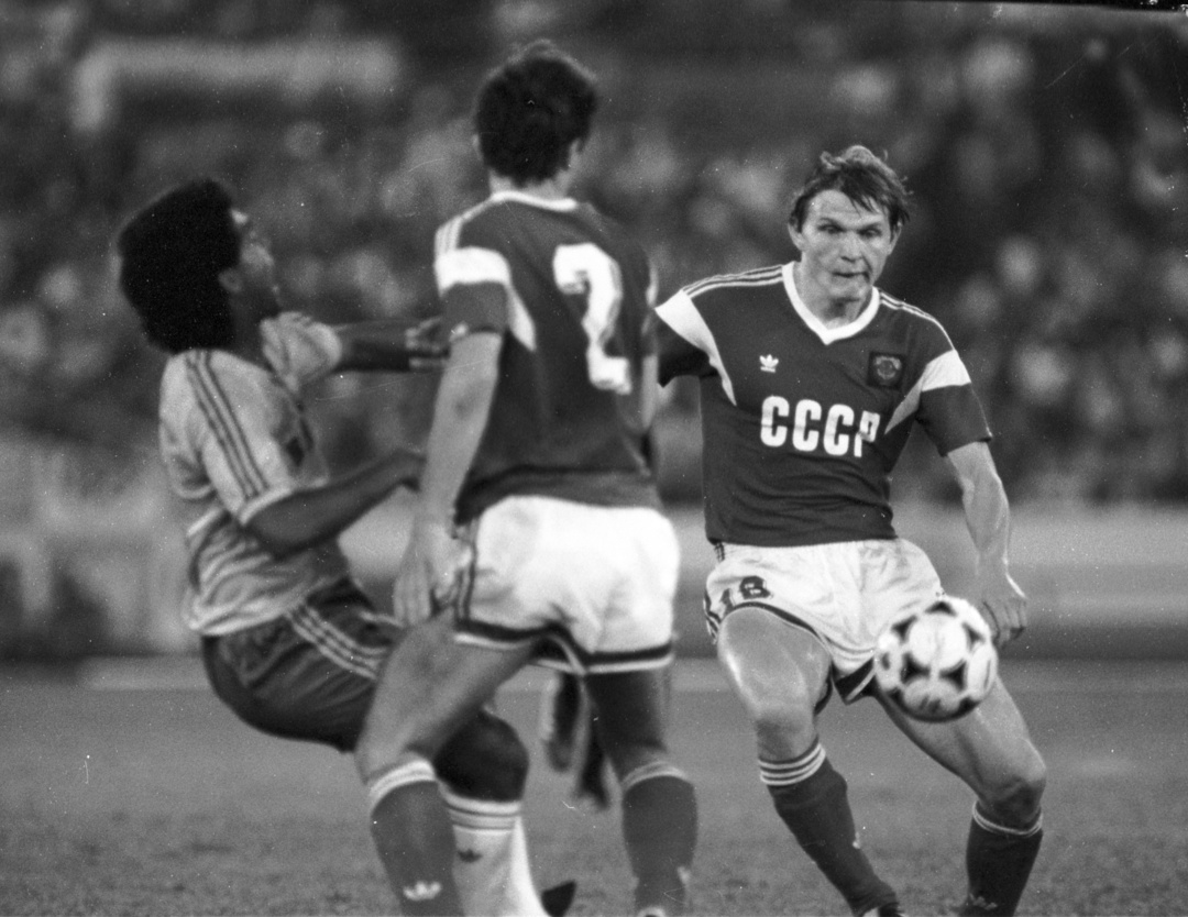 Сергей Горлукович (справа) в финале Олимпиады-1988 против Бразилии.