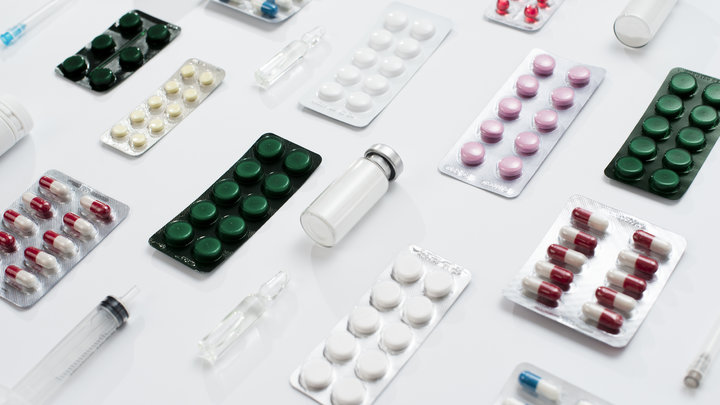 Препараты на столе