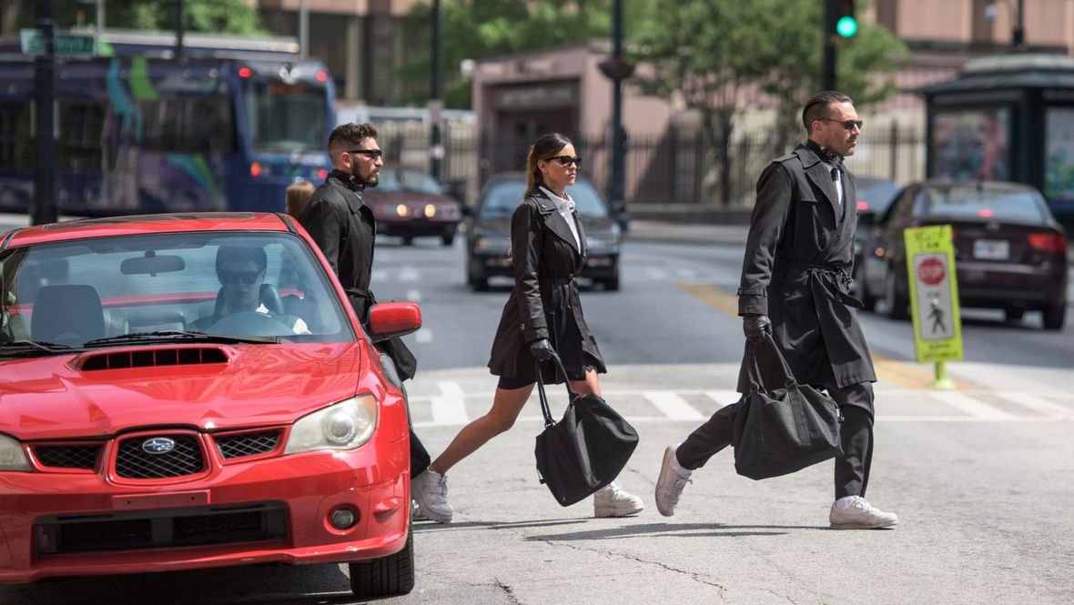 Кадр из фильма «Малыш на драйве», режиссер Эдгар Райт, Sony Pictures Releasing