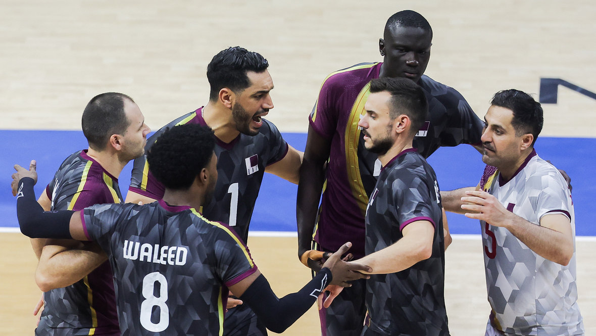 Катарские волейболисты.