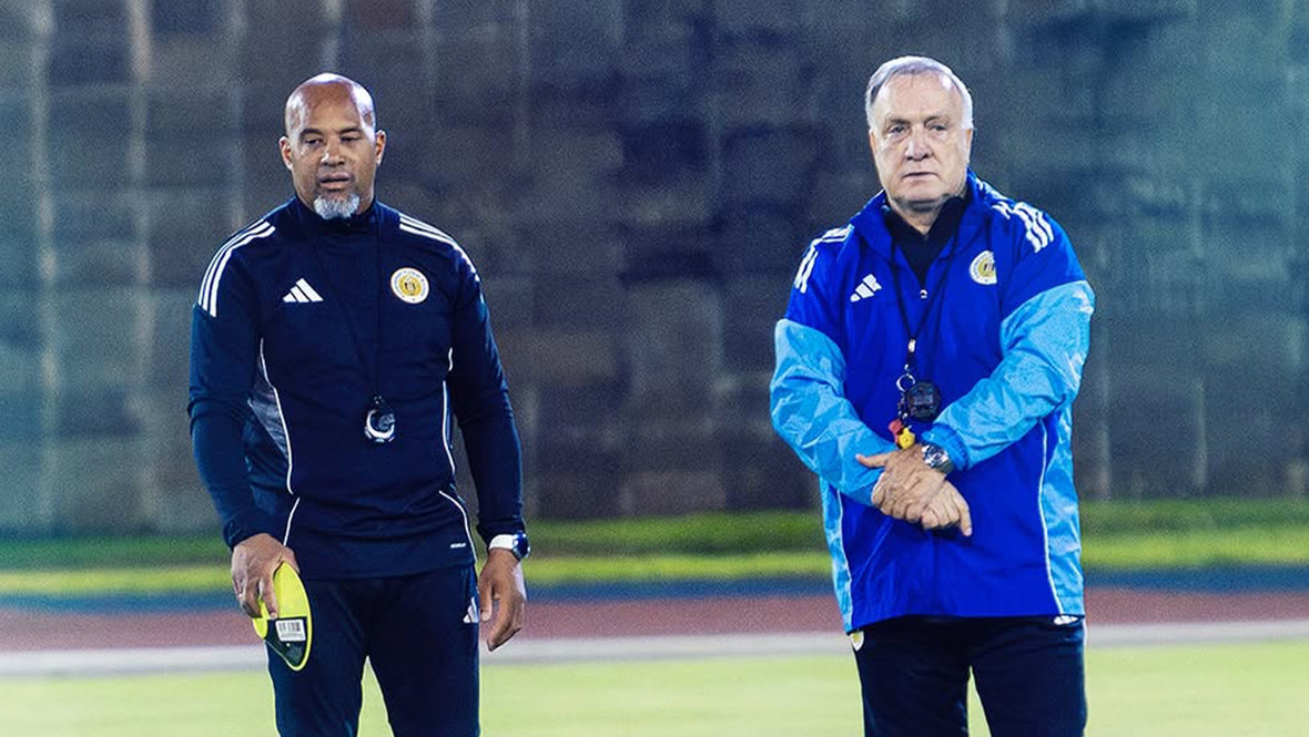 Дик Адвокат (справа).