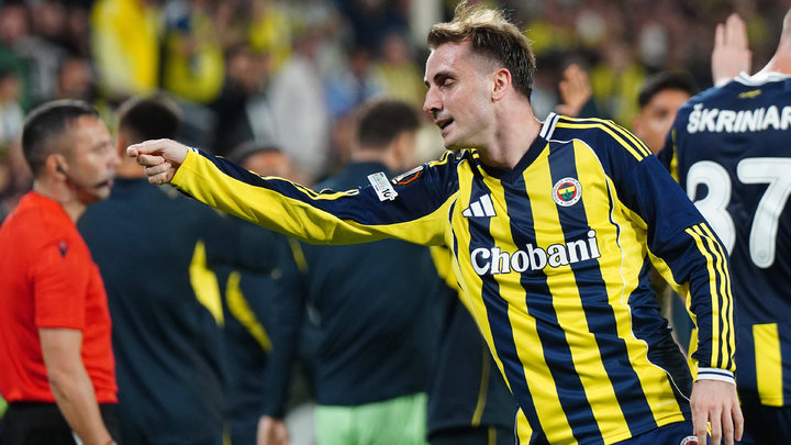 На Актюркоглу подали в суд из-за Гарри Поттера. Футболист празднует голы взмахом палочки