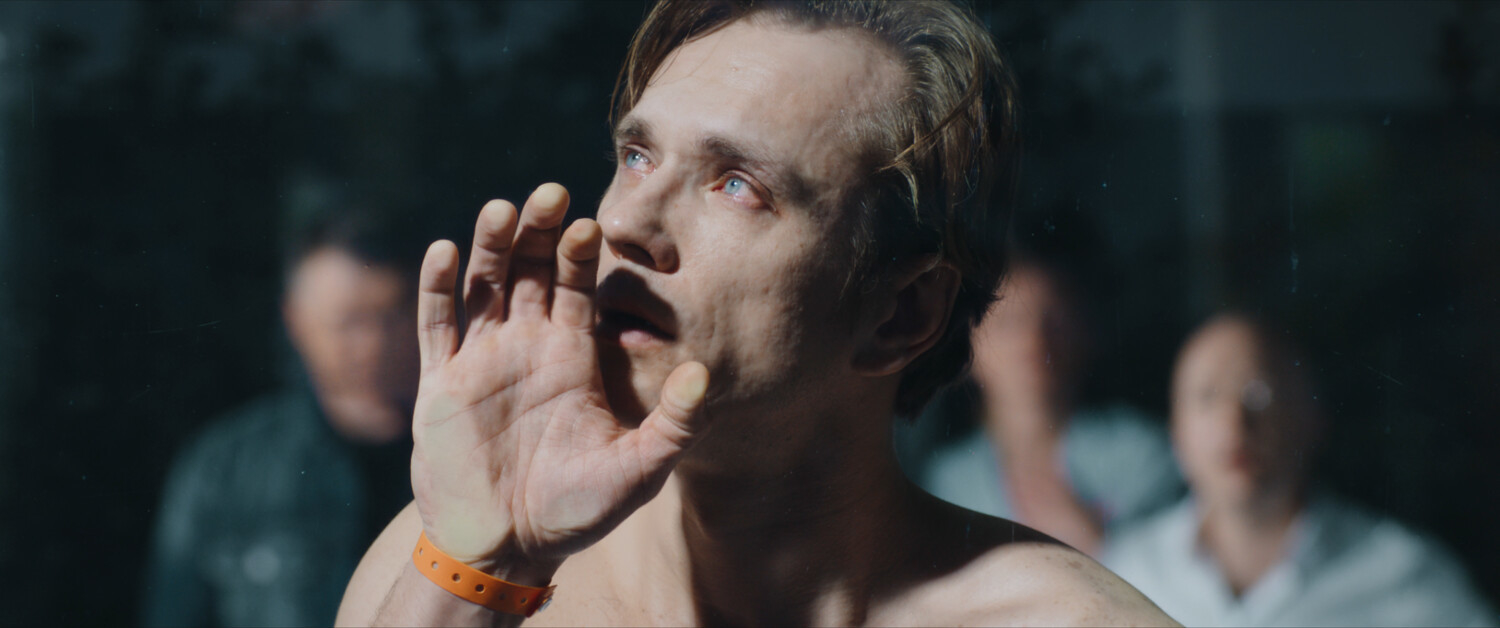 Кадр из фильма «Авиатор», реж. Егор Кончаловский, Красный квадрат