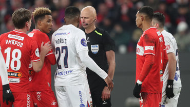 «Молюсь, чтобы эта бригада нас больше не судила». ЦСКА и «Спартак» хором разносят арбитров в дерби