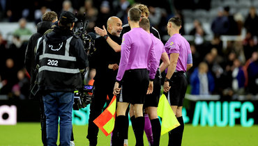 Гвардиола в ярости после поражения от «Ньюкасла»: кричал на судью и даже добрался до телеоператора