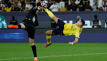 «Аль-Наср» разгромил «Аль-Халидж», Роналду забил ударом через себя