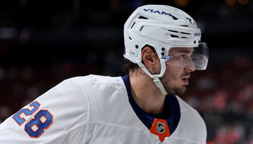 Русский защитник выбыл на долгий срок. Виновник этого не получил дисквалификацию за подлый хит