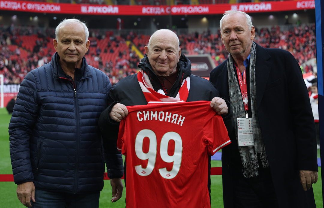 Александр Мирзоян, Никита Симонян и Олег Романцев.