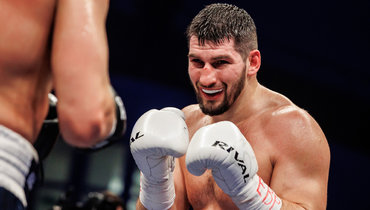 Чемпион АСА против экс-бойца UFC, Папин против африканского боксера. Чего ждать от турнира «Бойцовского клуба РЕН ТВ»