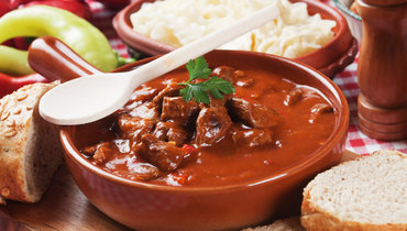 Гуляш со свининой