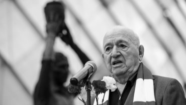 Трибуна на «Лукойл Арене», улица в Армении, минута молчания и скорбь. В России и мире прощаются с Симоняном