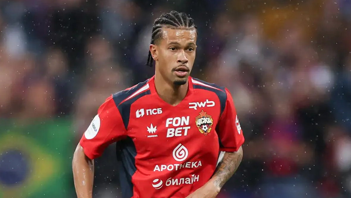 Жоао Виктор.