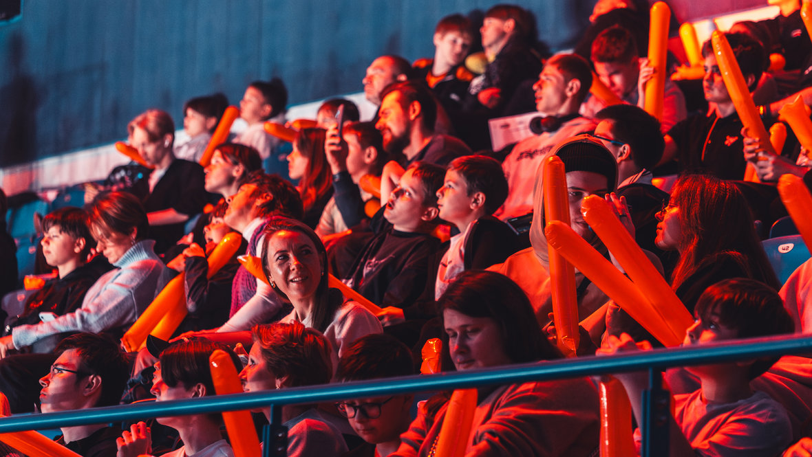 Зрители на WINLINE EPIC Standoff 2 PawPaw Major.