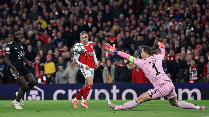 «Арсенал» оказался сильнее в битве лучших команд мира в Лиге чемпионов. «Баварию» сгубили ошибки Нойера