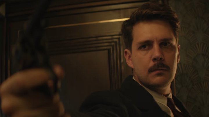 Кадр из фильма «Красный шелк», реж. Андрей Волгин, «НМГ Кинопрокат»