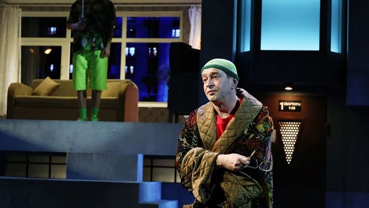 Кадр из киноспектакля «Театр в кино: Жил. Был. Дом.», реж. Константин Хабенский, Валерий Спирин