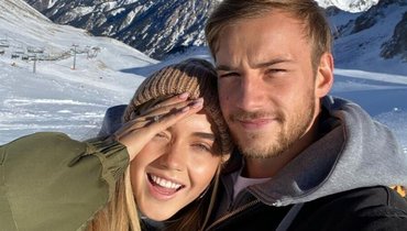 Знакомство в соцсетях, свадьба и вторая беременность: история любви футболиста Кучаева и фигуристки Радионовой