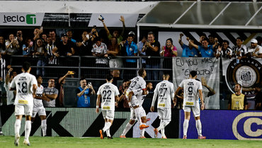 Неймар забил гол в матче с «Спорт Ресифи»