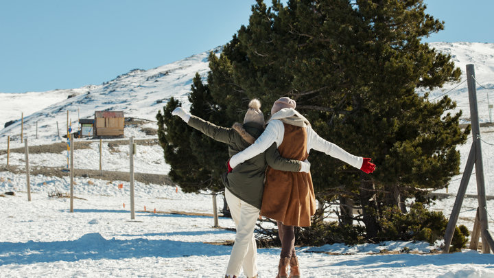 Девушки на зимнем отдыхе