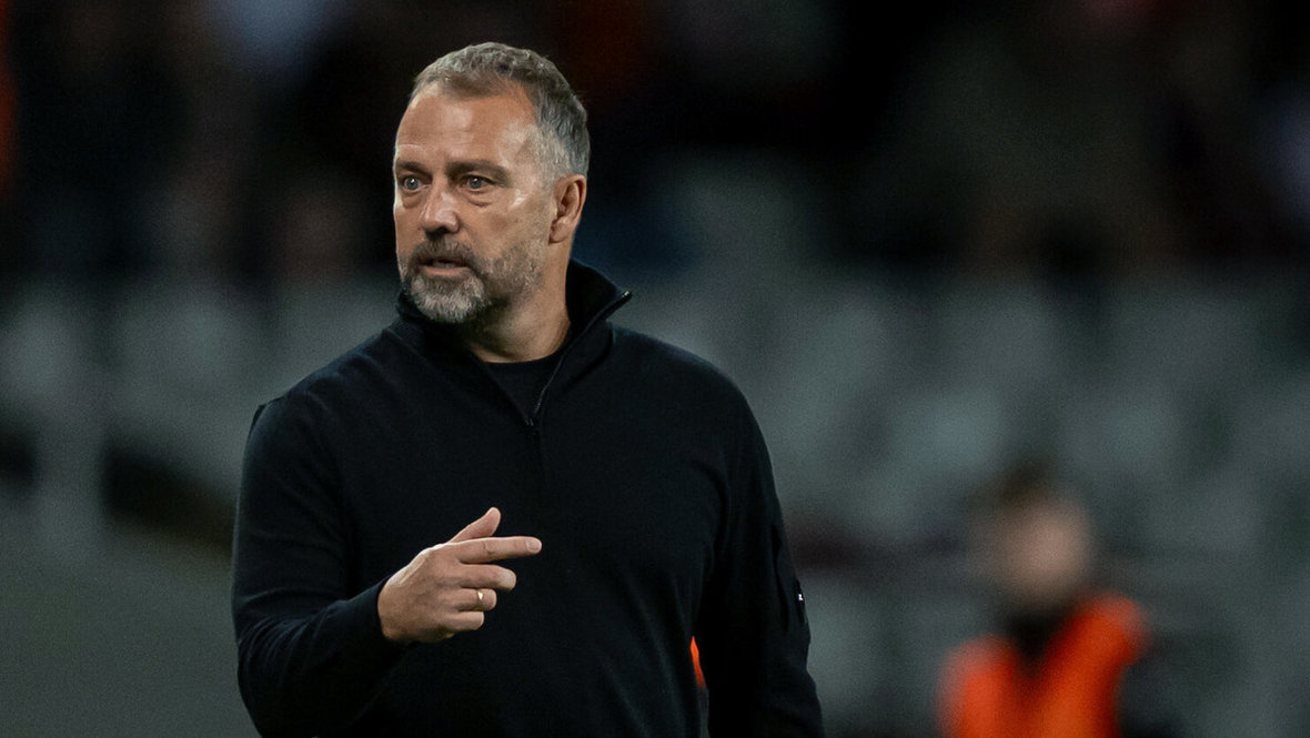 Ханси Флик («Барселона»).