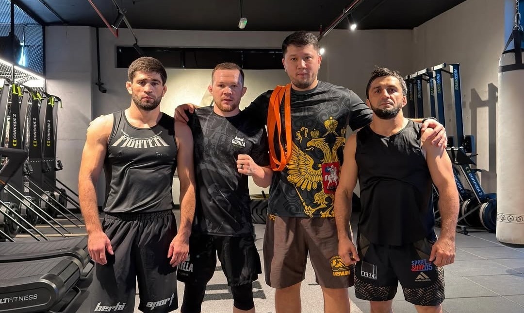 Экс-чемпион ACA, боец PFL и старый знакомый. С кем Петр Ян спарринговал к реваншу с Двалишвили