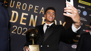 «Награда очень много значит для меня». Дезире Дуэ получил приз лучшему молодому футболисту Европы