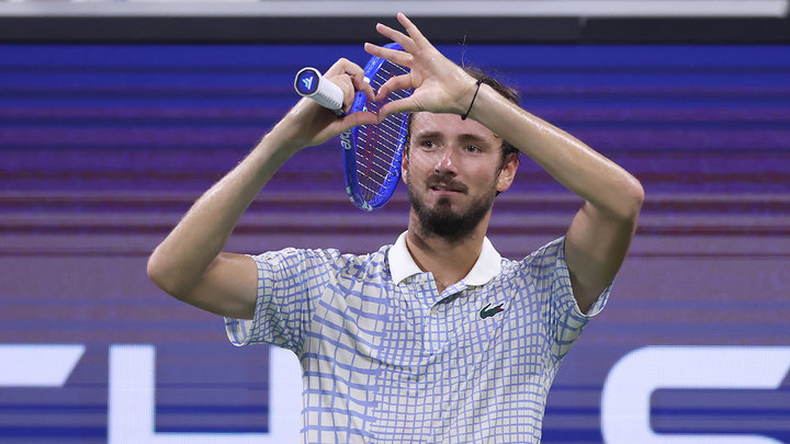 «Кайфанул от атмосферы на балете в Мариинке. Вот бы так и на теннисе». Интервью Медведева