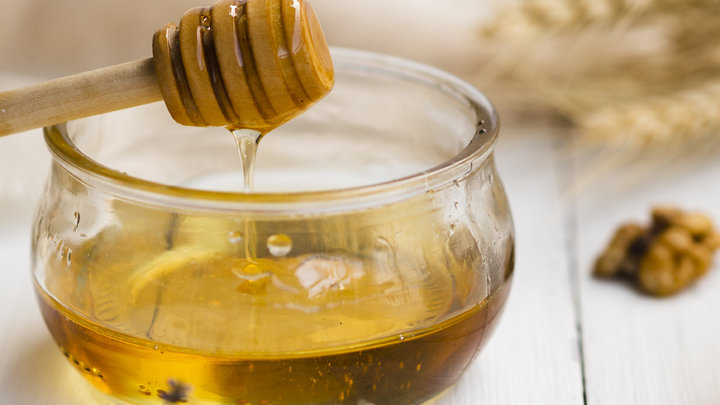 Ученый объяснил, почему нельзя нагревать мед