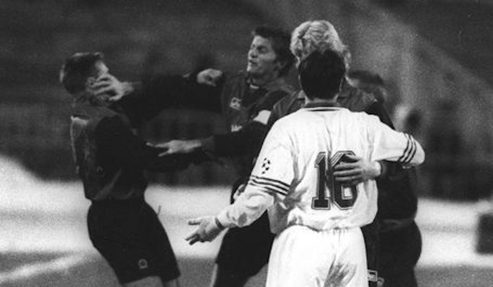 «Чувствовал, что он собирается мне втащить. Ударил первым и... сломал себе руку!» Удивительная победа «Спартака»