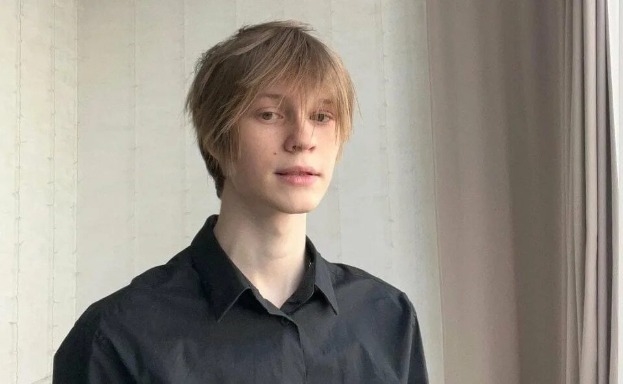 Стример Дипинс (deepins02).