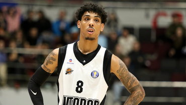 Американский баскетболист «Автодора» отказался возвращаться в Россию. Для клуба это не первая потеря игрока из США