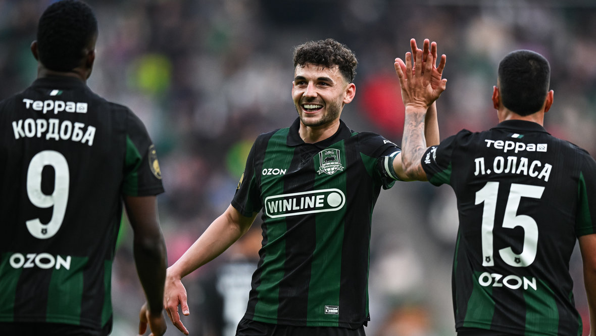 Джон Кордоба, Эдуард Сперцян и Лукас Оласа («Краснодар»).