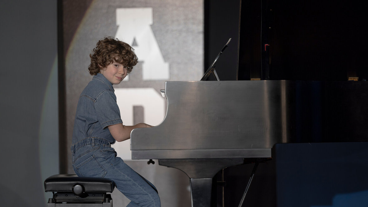 Кадр из фильма «Вундеркинд», реж. Хавьер Руис Кальдера, Mediaset Espana, Movistar Plus+, Instituto de la Cinematografia y de las Artes Audiovisuales (ICAA)