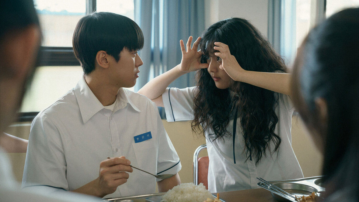 Кадр из фильма «Кудрявая любовь», реж. Намгун Сон, Spring Wind Film Company