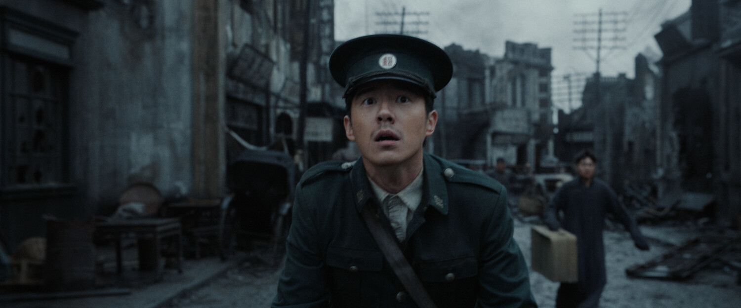 Кадр из фильма «Нанкинский фотограф», реж. Шэнь Ао, China Film Group Corporation (CFGC), Super Lion Culture Communication, Yuuya Media