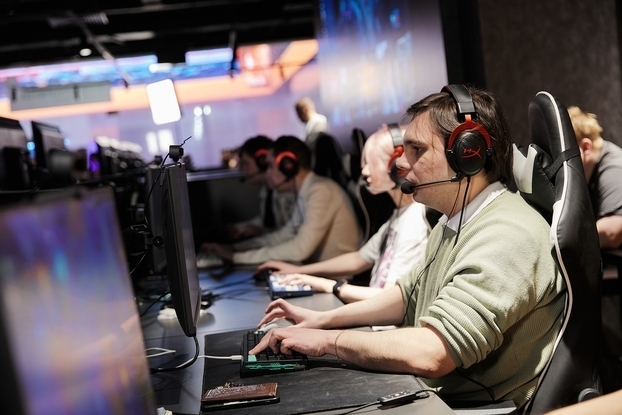 Nomanz (Лев Якшин) за игрой.