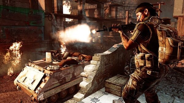 Руины в огне на одной из миссий Call of Duty Black Ops 1.