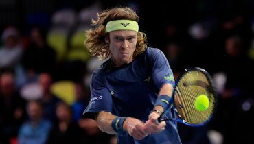 Рублев проиграл Рууду в полуфинале выставочного турнира в Лондоне