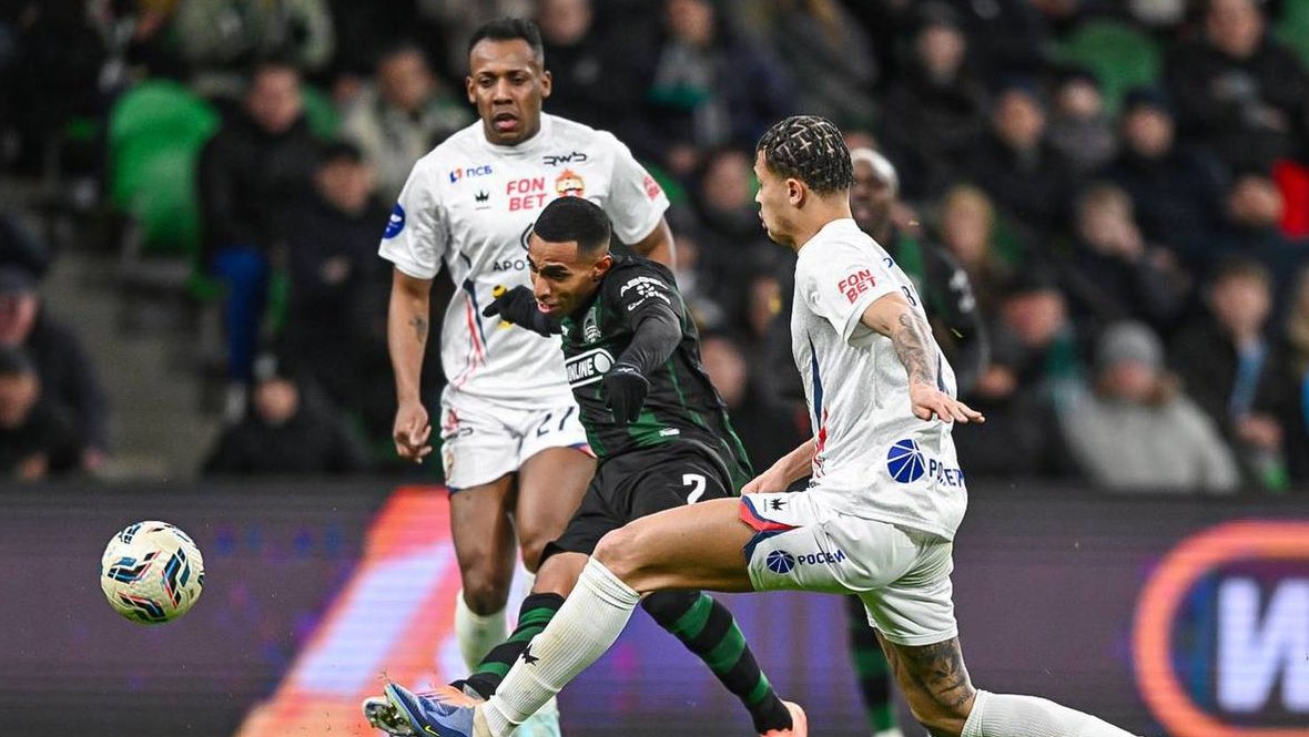 Мойзес, Виктор Са и Жоао Виктор.