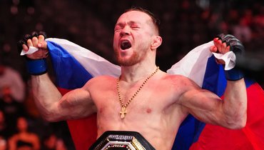 «Выходил с флагом, даже когда запрещали!» Петр Ян — интервью по возвращении в Россию