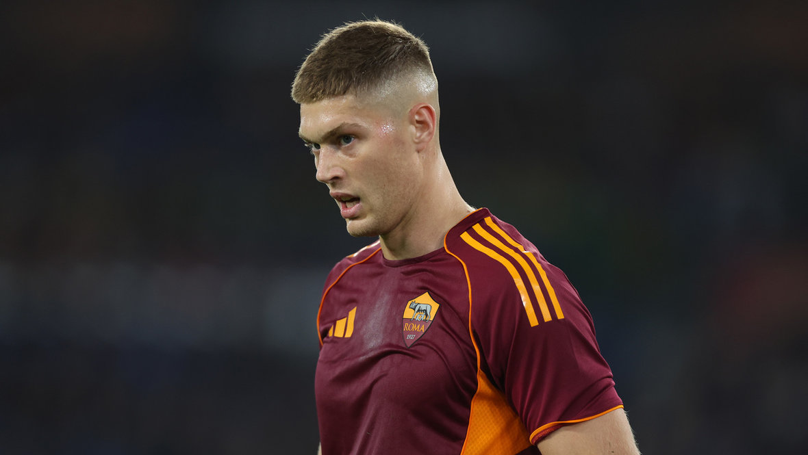 Артем Довбик («Рома»).