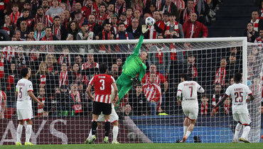 Матвей Сафонов в матче «ПСЖ» — «Атлетик» (0:0) в Лиге чемпионов.