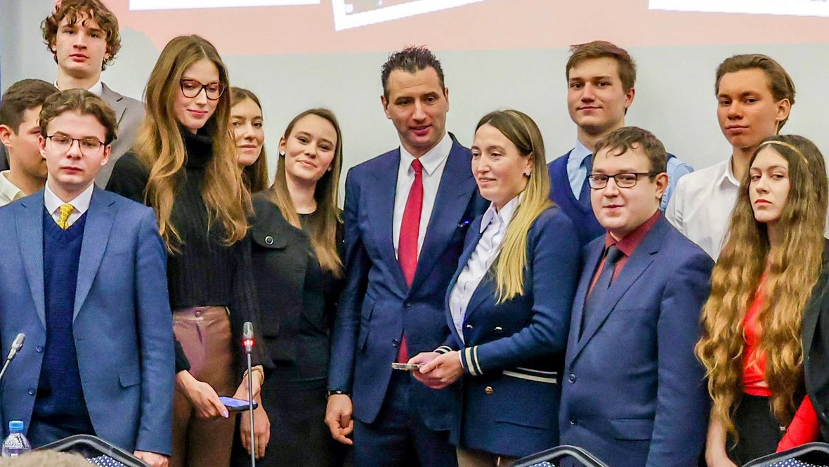 Роман Ротенберг на встрече со студентами МГИМО.