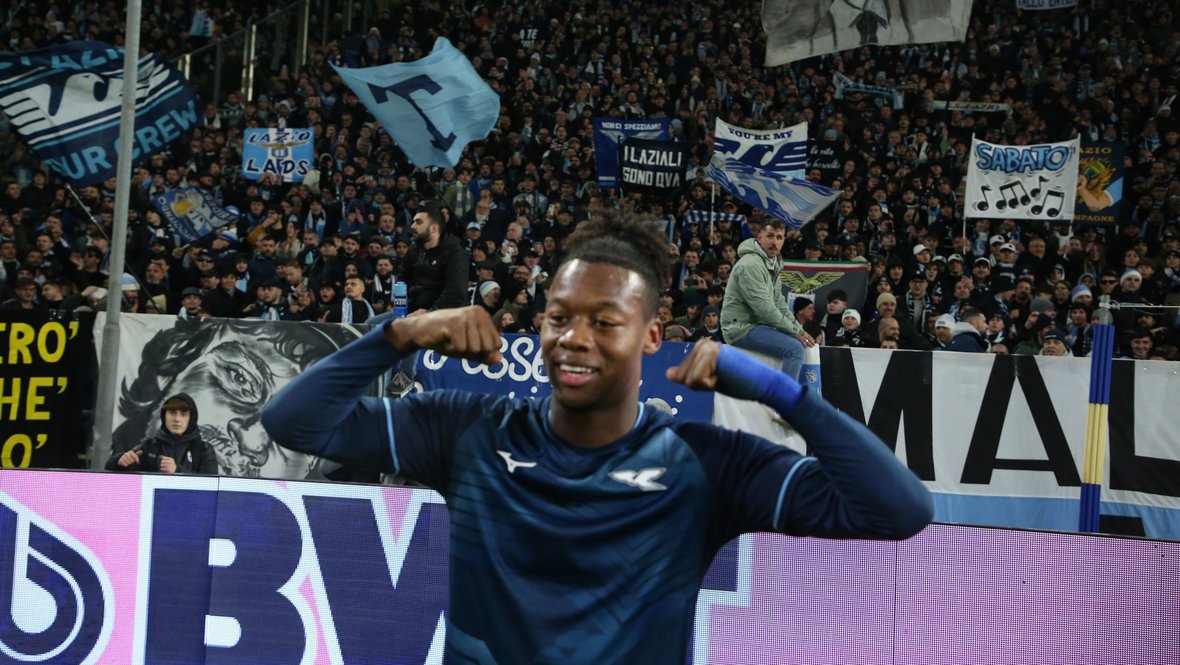 Нападающий «Лацио» Тиджани Нослин.