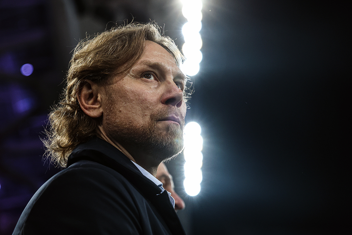 Валерий Карпин.