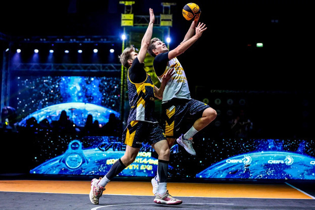 Александр Зуев против Антона Зарецкого.