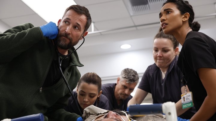 Кадр из сериала «Питт», реж. Дэмиэн Маркано, Аманда Марсалис, Джон Камерон и др., HBO Max