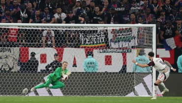 Матвей Сафонов отразил пенальти.